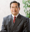 小松　研一 氏