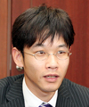 伊東　岳氏