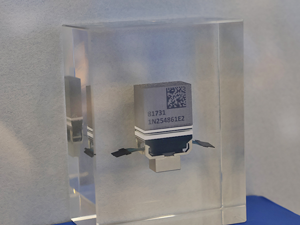 第三世代の「Nano Panel Prism Precise detector」を展示