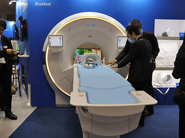 製品ラインアップが拡充したヘリウムフリーMRI「BlueSeal」シリーズ