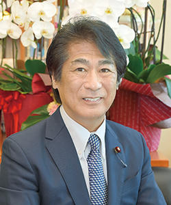 田村　憲久 氏