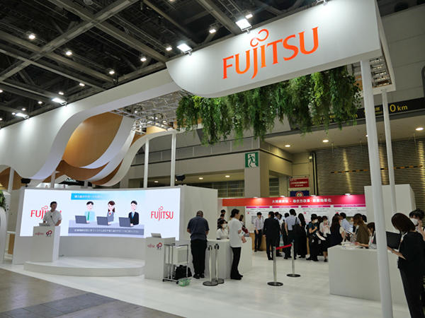 電子カルテを中心に医療の課題解決に向けたソリューションを展示した富士通Japanブース 電子カルテを中心に医療の課題解決に向けたソリューションを展示した富士通Japanブース