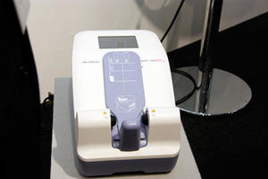 骨密度測定装置「AOS-100SA」