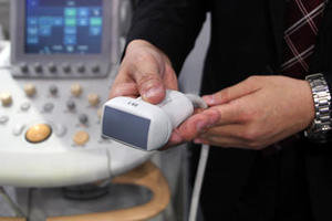 表面に独立した9220素子を並べたX6-1：xMATRIX transducer