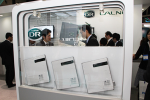 7種類のラインナップがそろった「FUJIFILM DR CALNEO C」シリーズを展示