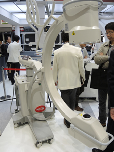外科用X線装置の新製品「Surginix」