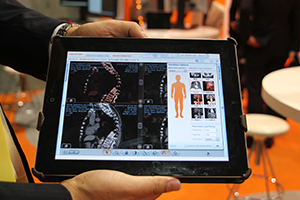 4分割表示や3Dにも対応した参照用モバイルビューワVue Motion