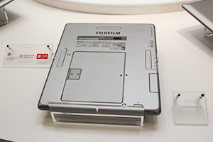 「CALNEO Smart」シリーズに加わった四切サイズ（10×12インチ）のC12