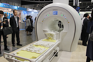 “ORIGIN5”搭載となった3T MRI「TRILLIUM OVAL」