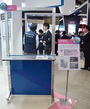 LX防護衝立のL-Bタイプの化粧板はブルーとクリームの2色で表裏別色も可能
