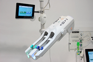 フラッグシップモデルである CT用造影剤自動注入器DUAL SHOT GX7