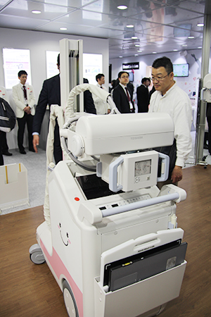 東芝社製ワイヤレスFPDを搭載した回診用X線撮影装置「Mobirex」