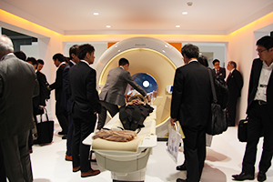 来場者は“In-Bore Experience”の快適性を体験