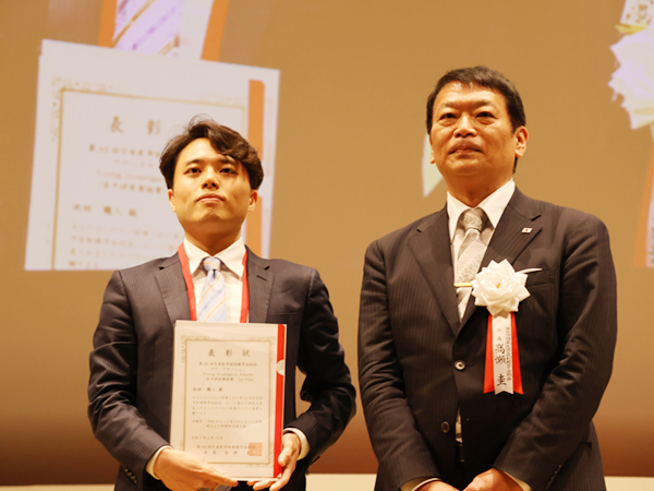 JRS Young Investigator Awards 1st Prize:池田織人 氏(慶應義塾大学) JRS Young Investigator Awards 1st Prize:池田織人 氏(慶應義塾大学)