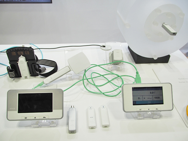 診断用多機能型X線測定器「RaySafe X2」(右)と特定ニーズ向けの「RaySafe X2 Solo」(左) 診断用多機能型X線測定器「RaySafe X2」(右)と特定ニーズ向けの「RaySafe X2 Solo」(左)