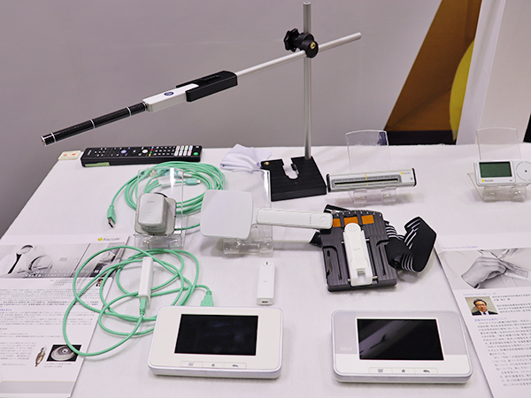 診断用多機能型X線測定器「RaySafe X2」（左）と特定ニーズ向けの「RaySafe X2 Solo」（右）