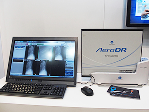 ブース内に展示された「ImagePilot」と「AeroDR」