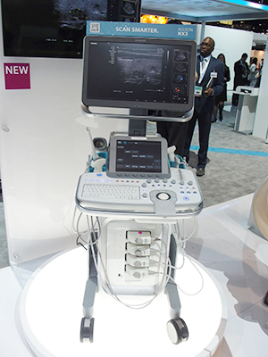 S Familyの基本技術を搭載した普及機クラスの「ACUSON NX3」