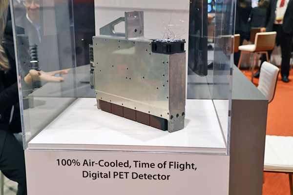 空冷を採用したデジタルPET検出器