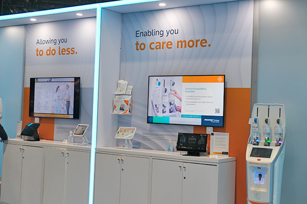 日本と同様に「to do less」「to care more」をテーマにアピールされている。