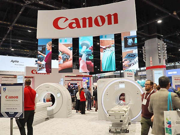 プロダクトエリアに3T MRI「Vantage Galan 3T / Supreme Edition」を展示