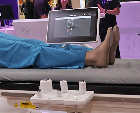 タッチパネルによる新たなインターフェイスを採用