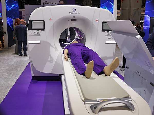 視野サイズ128cmのPET/CT「Omni Legend Total Body PET/CT」（薬機法未承認）