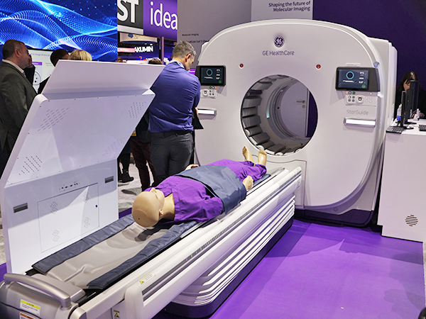 4D撮像に対応した「StarGuide GX」（薬機法未承認）