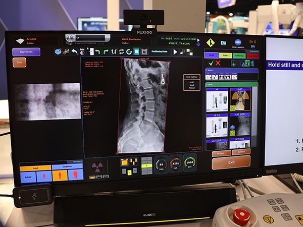 全機種共通のコンソール「Ultra DR Software」の画面