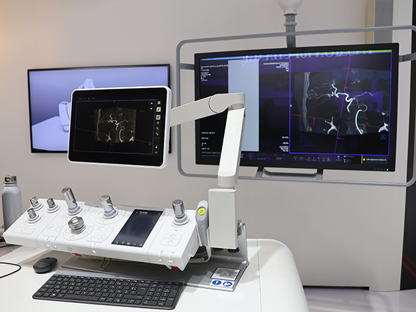 新しいタッチパネルコントローラー「ARTIS Touch UI」