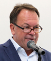 ジョン・ディニーン氏