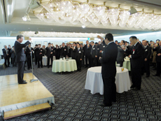来賓を招き盛大に行われた新年会