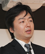 伊東　学 氏