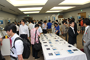 ショウケースには15社が出展