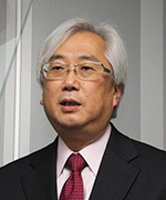 瀧口登志夫 氏（代表取締役社長）