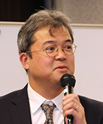 座長：鶴岡浩樹 氏（日本社会事業大学）