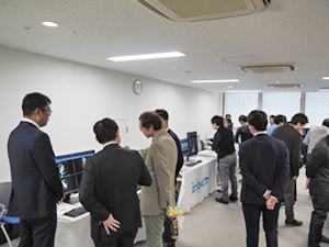 協賛企業による展示も行われた。