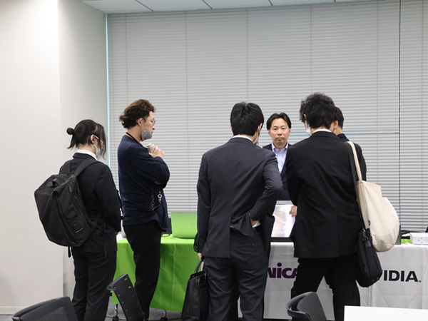 会場では機器展示も行われた 会場では機器展示も行われた