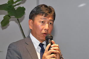 挨拶に立つ加藤浩典 氏(代表取締役社長) 挨拶に立つ加藤浩典 氏(代表取締役社長)