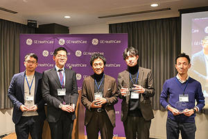 Signa甲子園2025 第20回記念大会の「匠の技」「Signaの小技」の受賞者〔写真左から高田雅士氏（倉敷中央病院），岡田敦彦氏（国立循環器病研究センター），久米勇人氏（岡崎市民病院），木下友都氏（上尾中央総合病院），真野　忍氏（宇部中央病院）〕