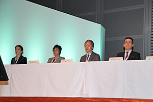 超音波部門審査員。右から岡庭信司 氏（飯田市立病院），小川眞広 氏（日本大学病院），平井都始子 氏（奈良県立医科大学附属病院），何森亜由美 氏（高松平和病院）
